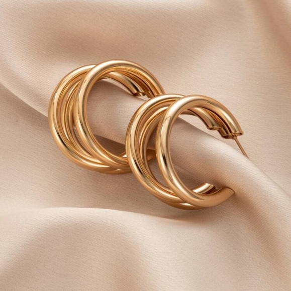 *Carla* Triple Hoop Earrings - Picture 2 of 3